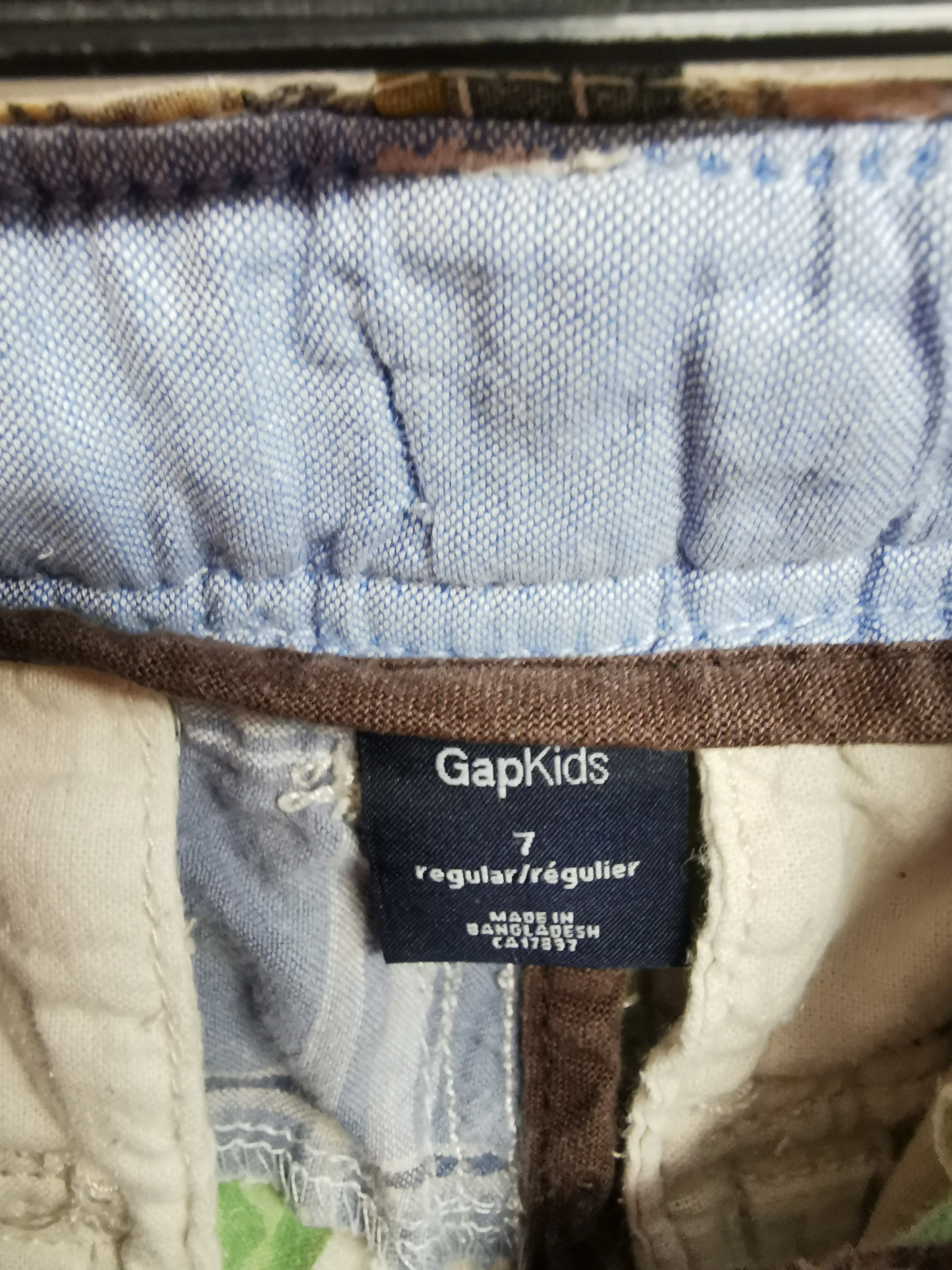 BOY SIZE 7 YEARS - GAP Kids, Patchwork Cargo Shorts EUC B44