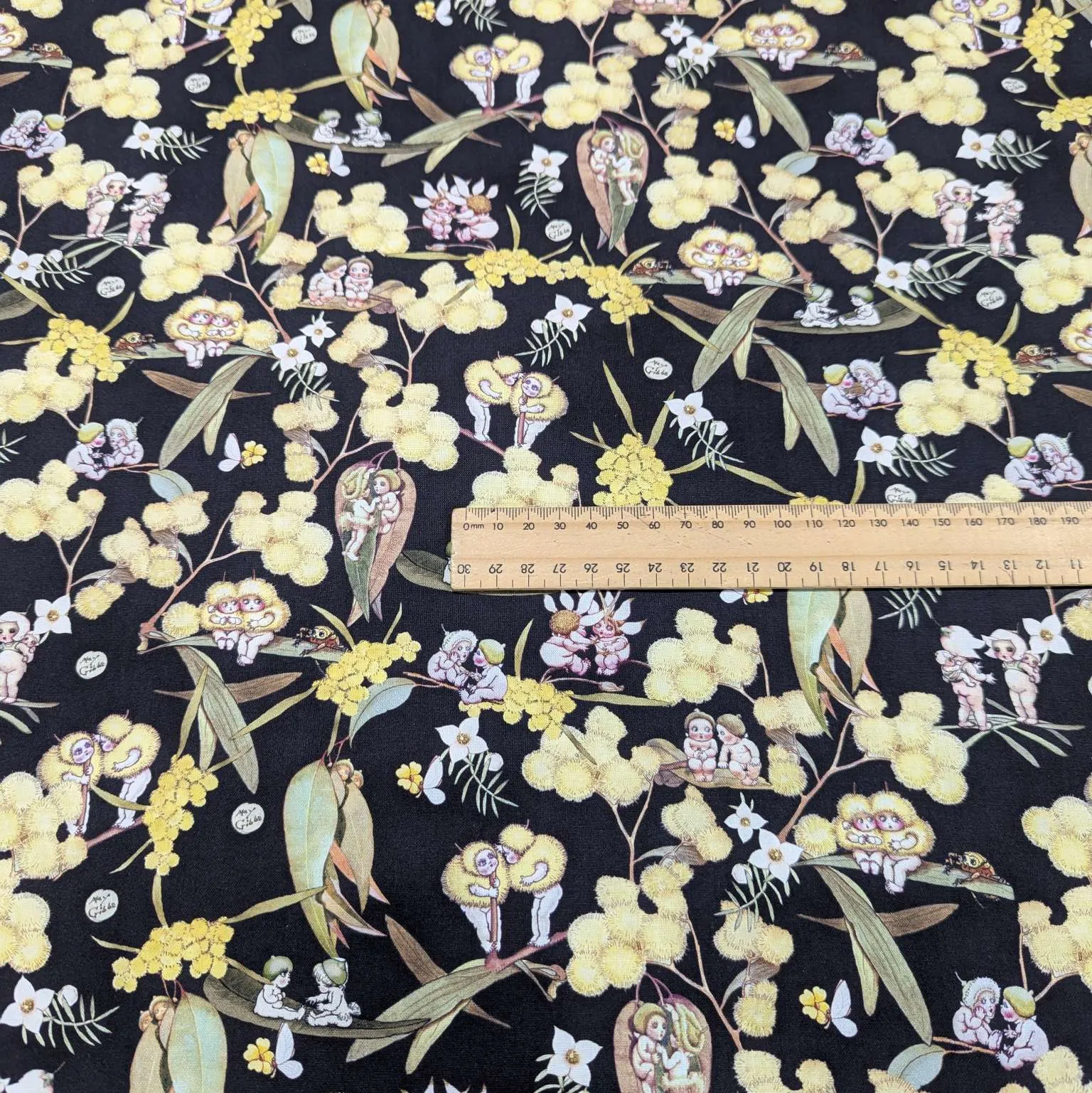 Cotton, May Gibbs - Gumnut Gossiping in Black