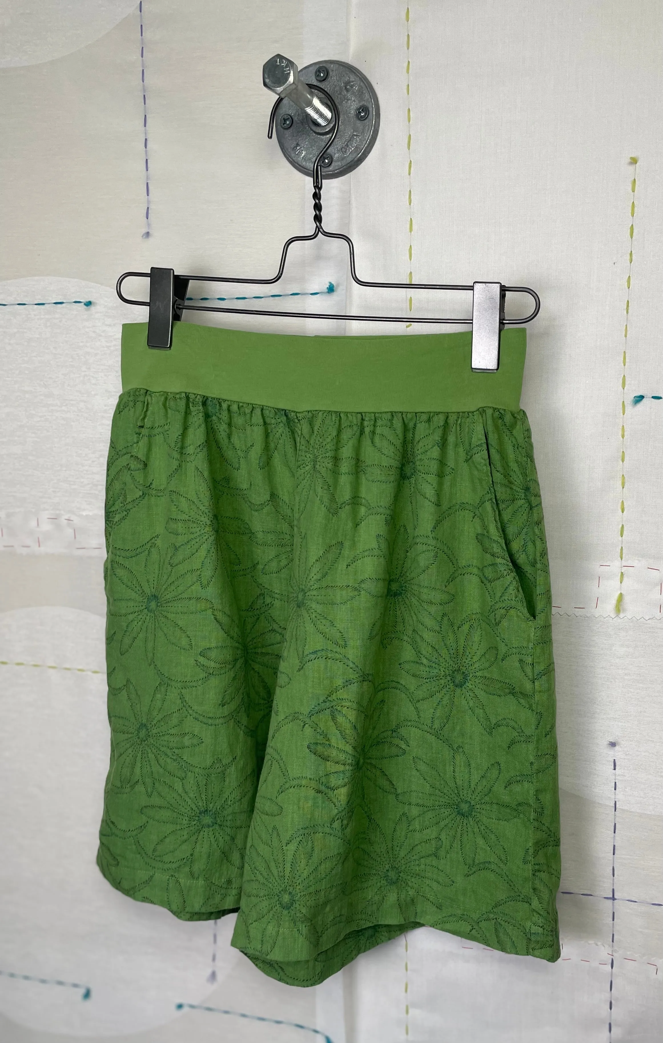 Cut Loose  ~  Walking Short - Fava Daisy Print