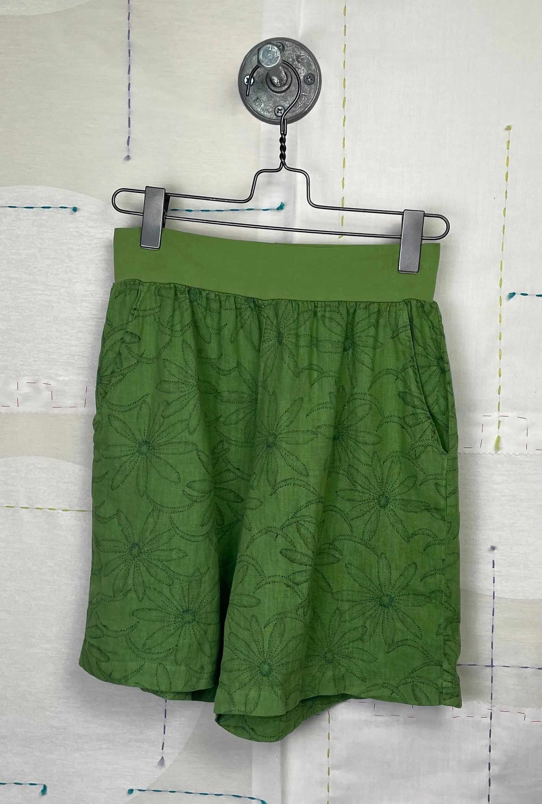 Cut Loose  ~  Walking Short - Fava Daisy Print