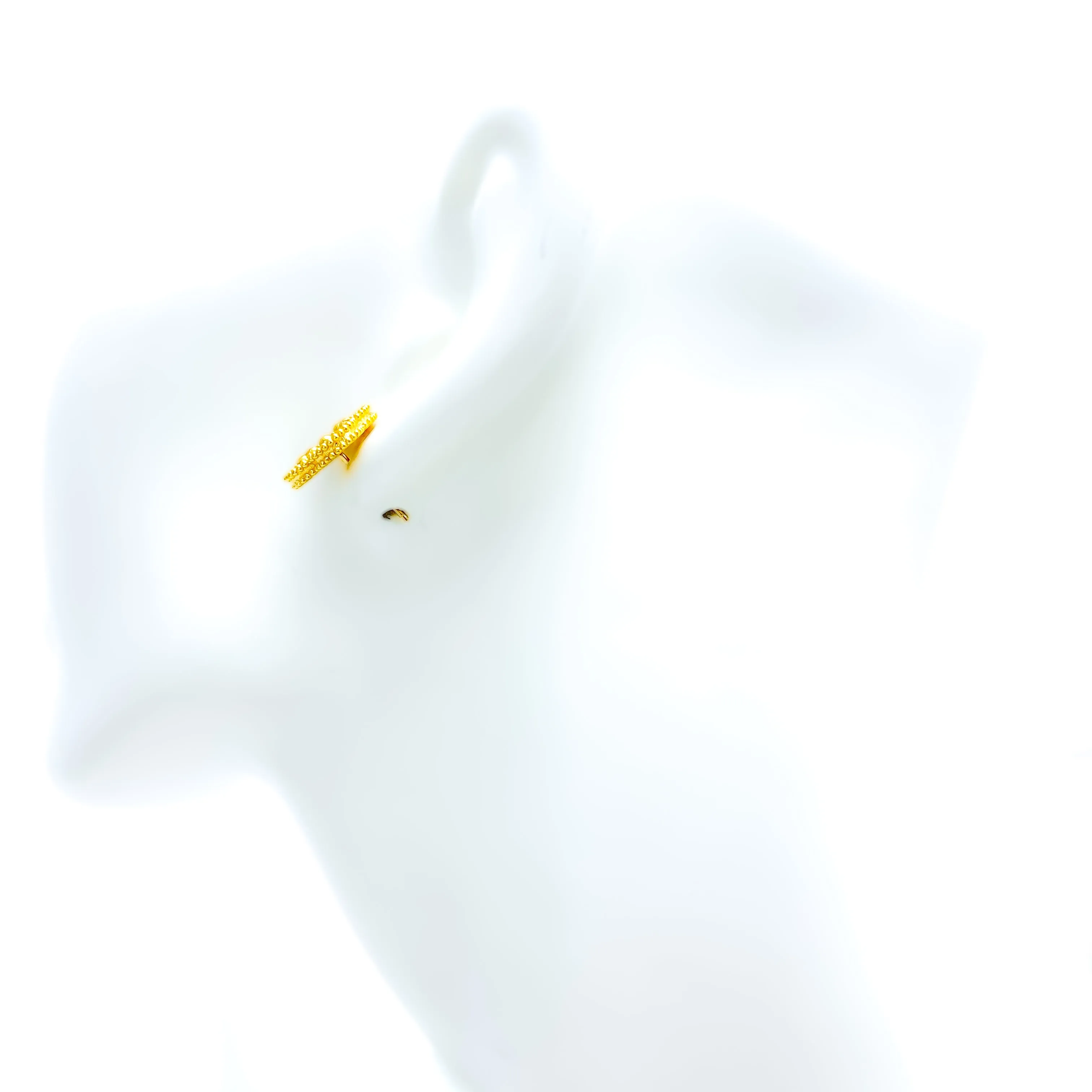 Decorative Chic 21k Gold Clover Earrings