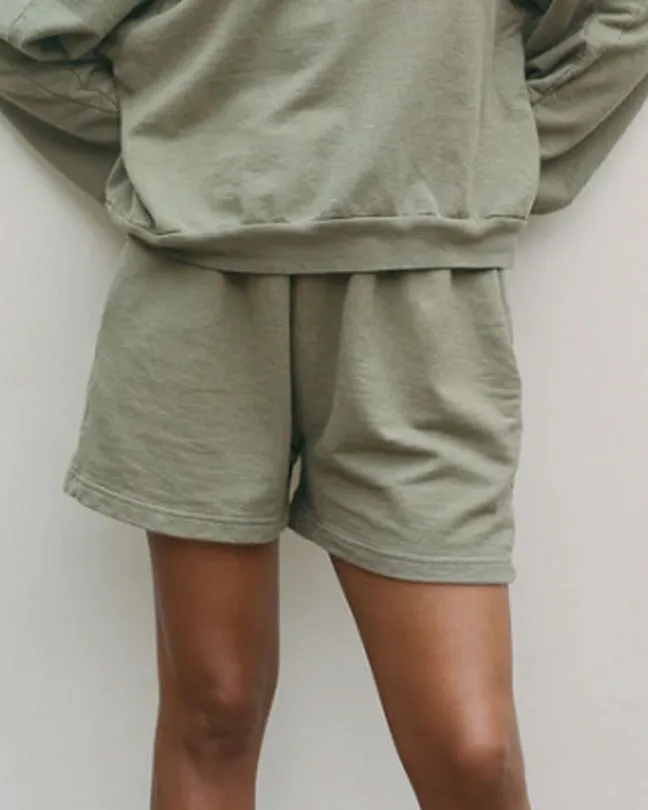 Easy short in fir green