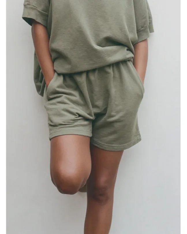 Easy short in fir green