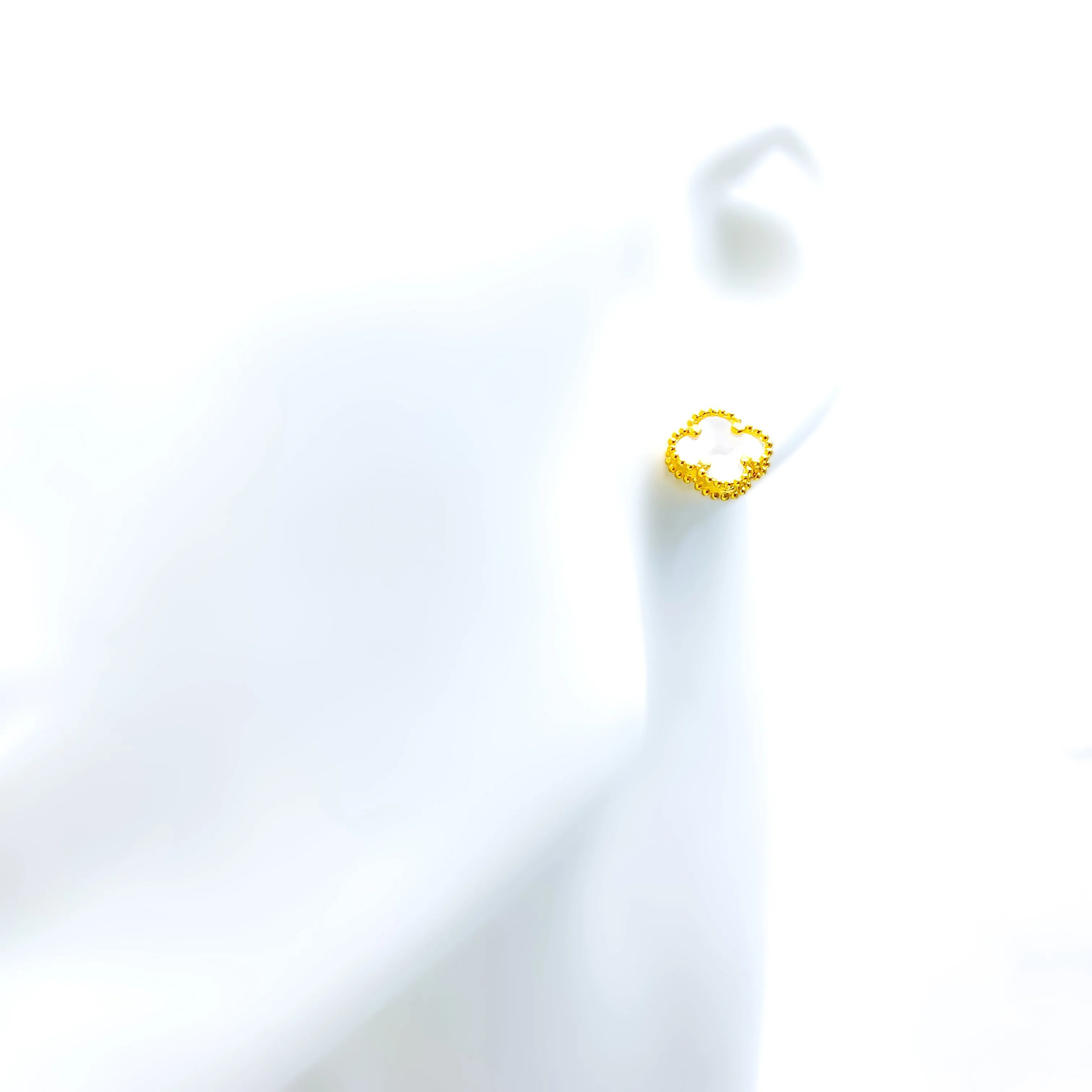 Exquisite Enamel 21k Gold Clover Earrings