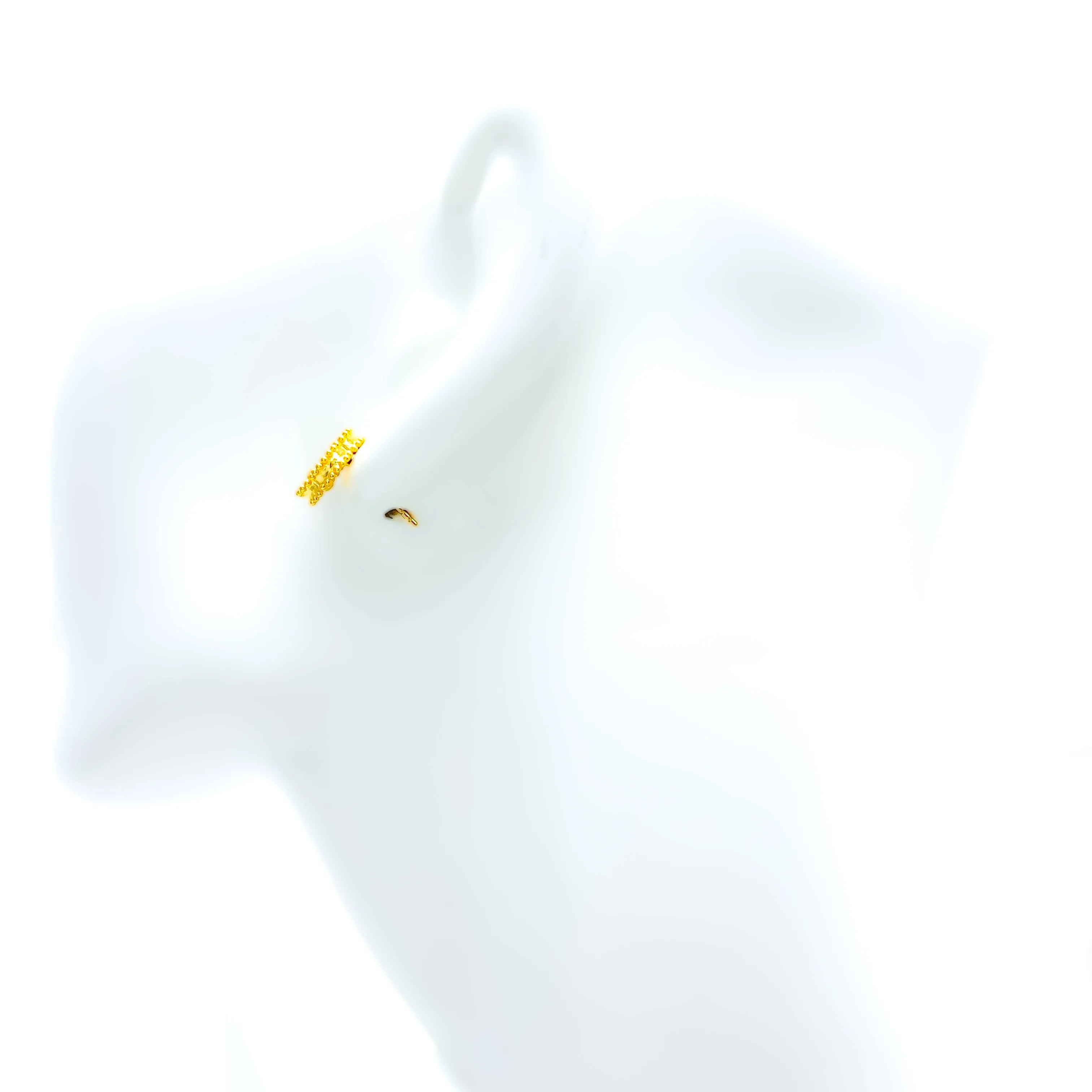 Exquisite Enamel 21k Gold Clover Earrings