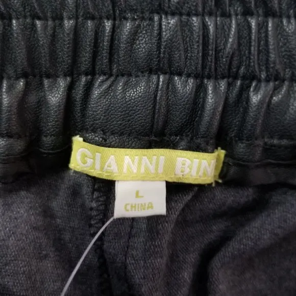 GIANNI BINI Black Shorts