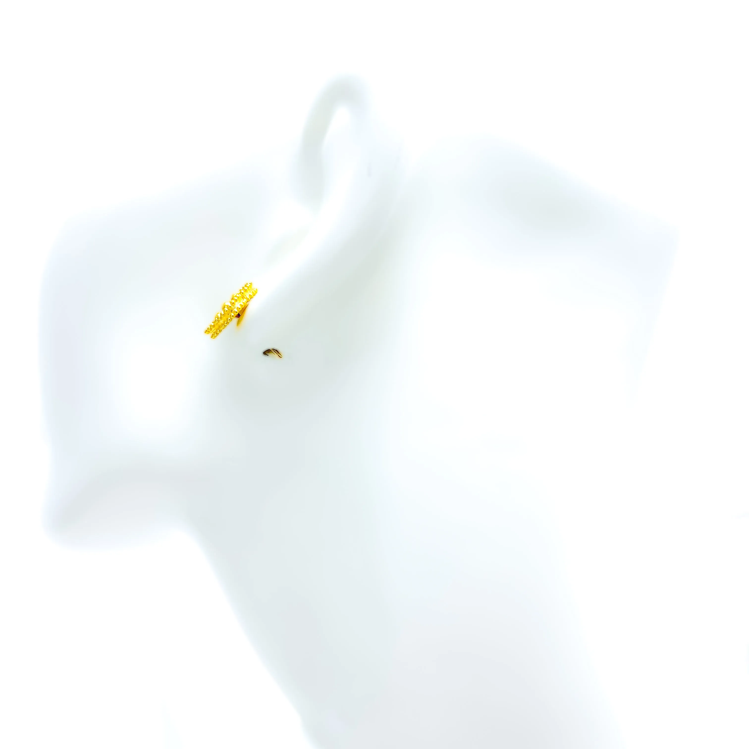 Glistening Glowing 21k Gold Medium Clover Earrings