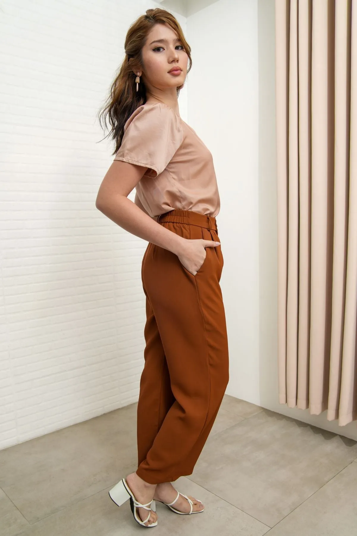 HARVEY High-Waist Tailored Straight Leg Trousers (Russet Brown)