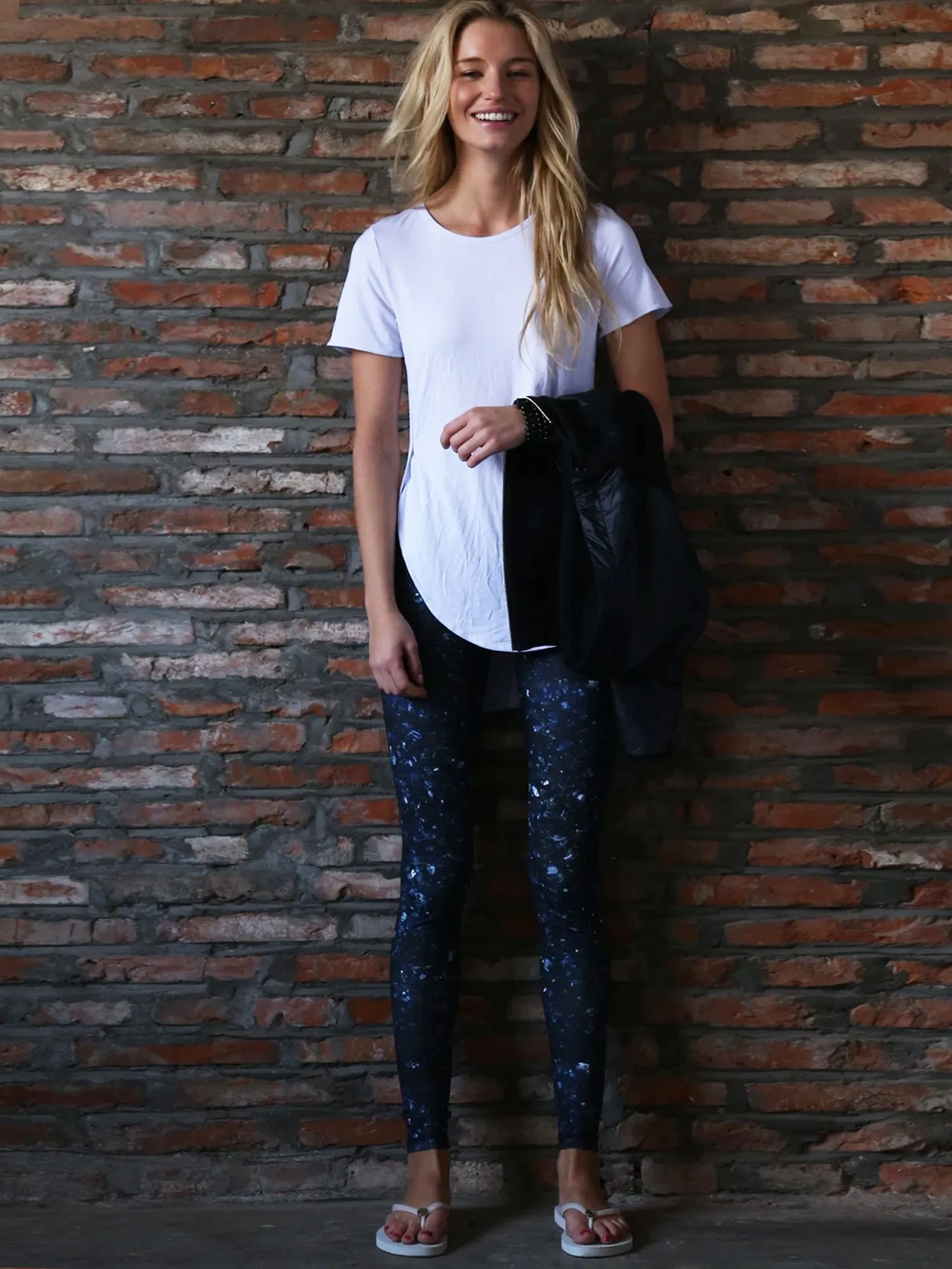 HI LO SPLIT SIDE TEE