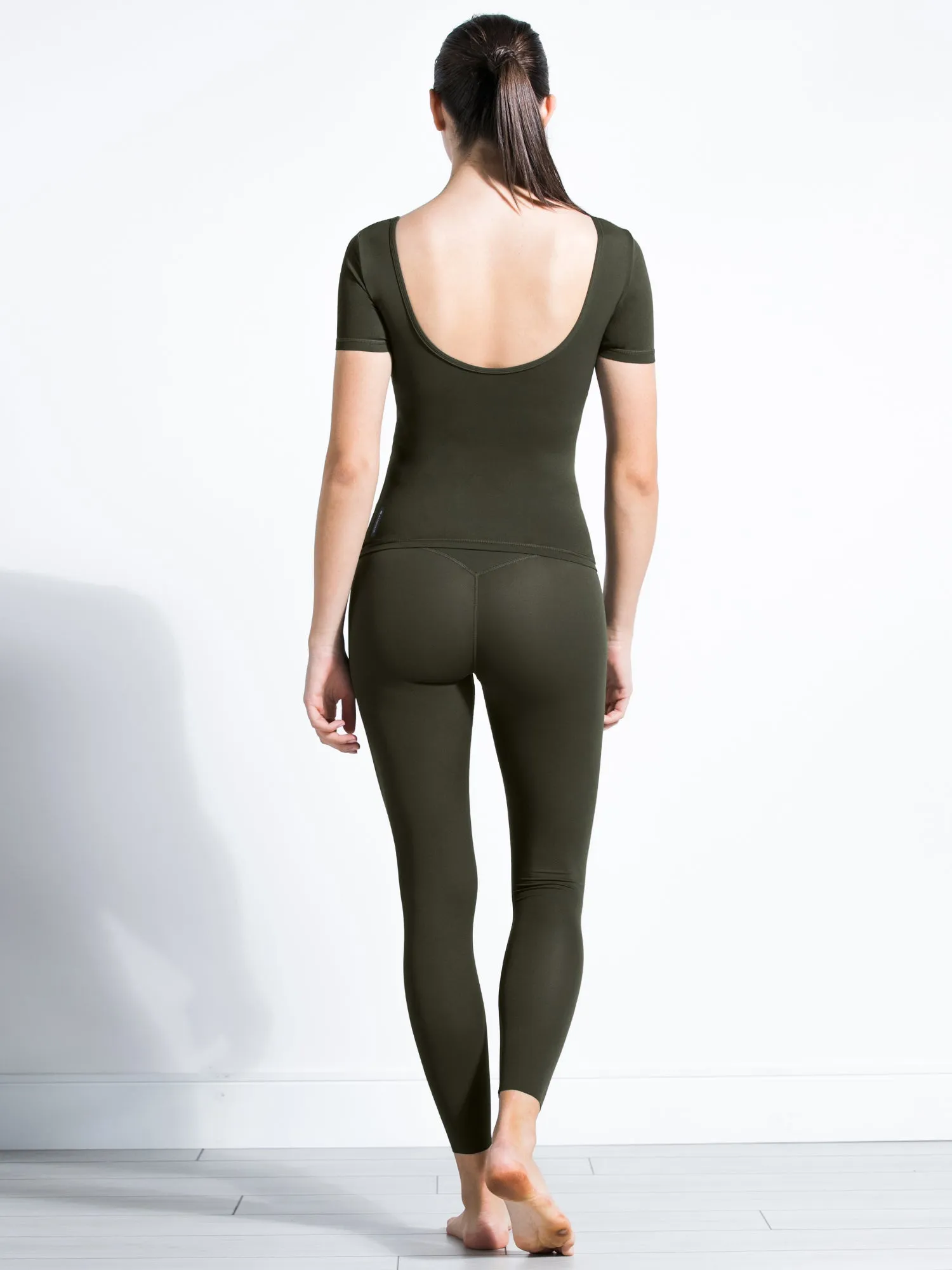 NUDE SHAPE TEE, DARK GREEN