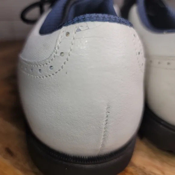 NWOT FootJoy Golf Shoes Womens Size 9M White Black Saddle Oxford Soft Spike Flaw
