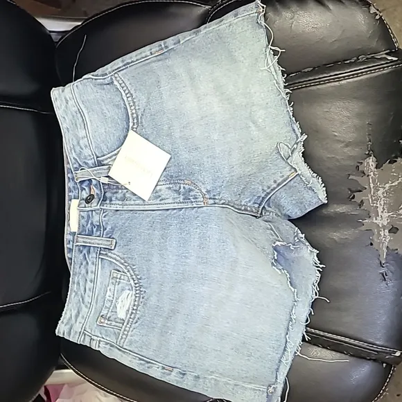 NWT Favorite Daughter The Josie Super Relaxed Fit  Cutoff Denim Shorts