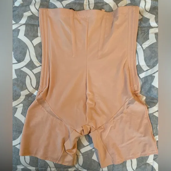 NWT Honeylove Super Power Shorts Size 1X Sand Tan