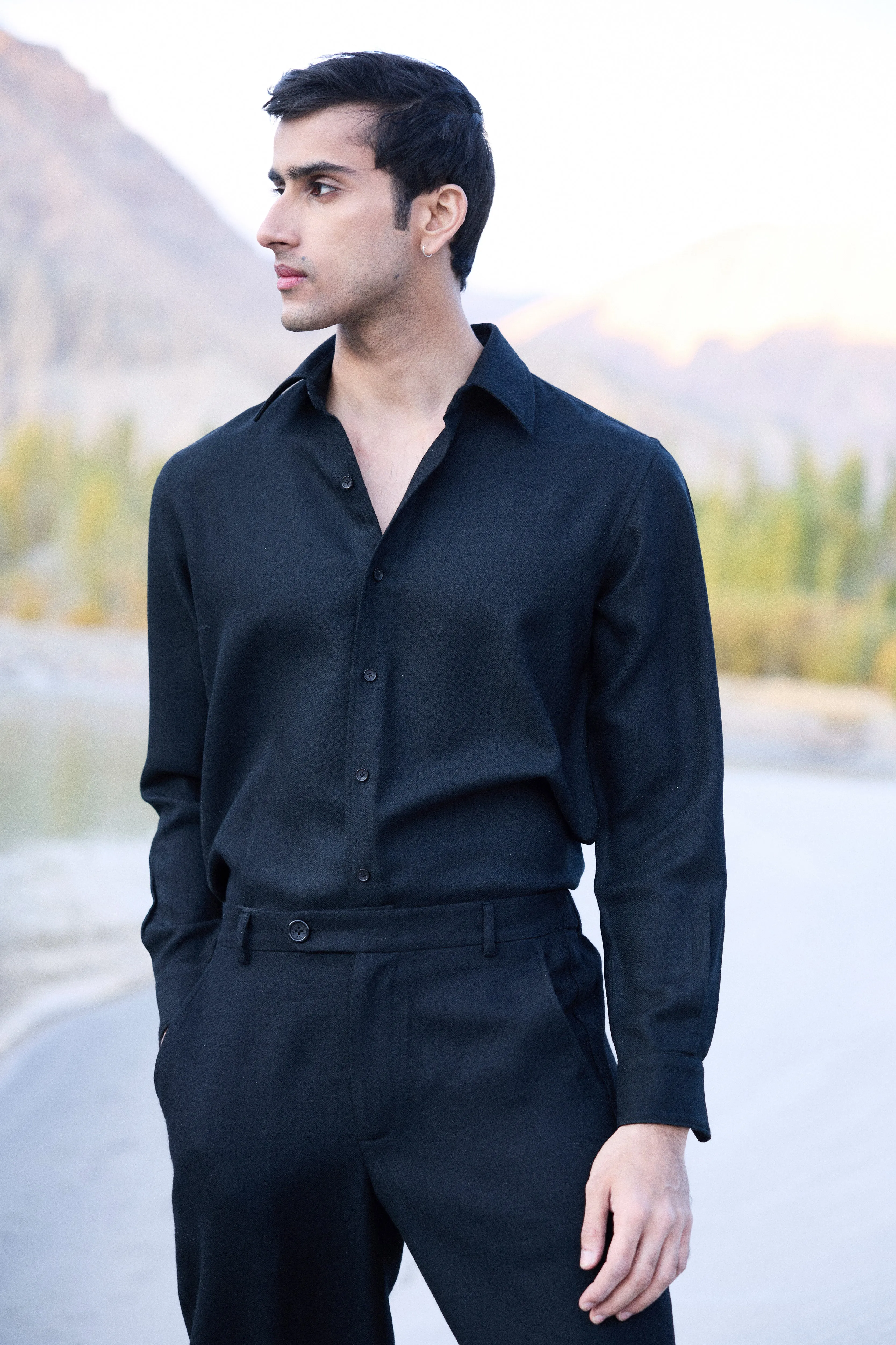 Nyoma Woollen Shirt- MAN (Black)
