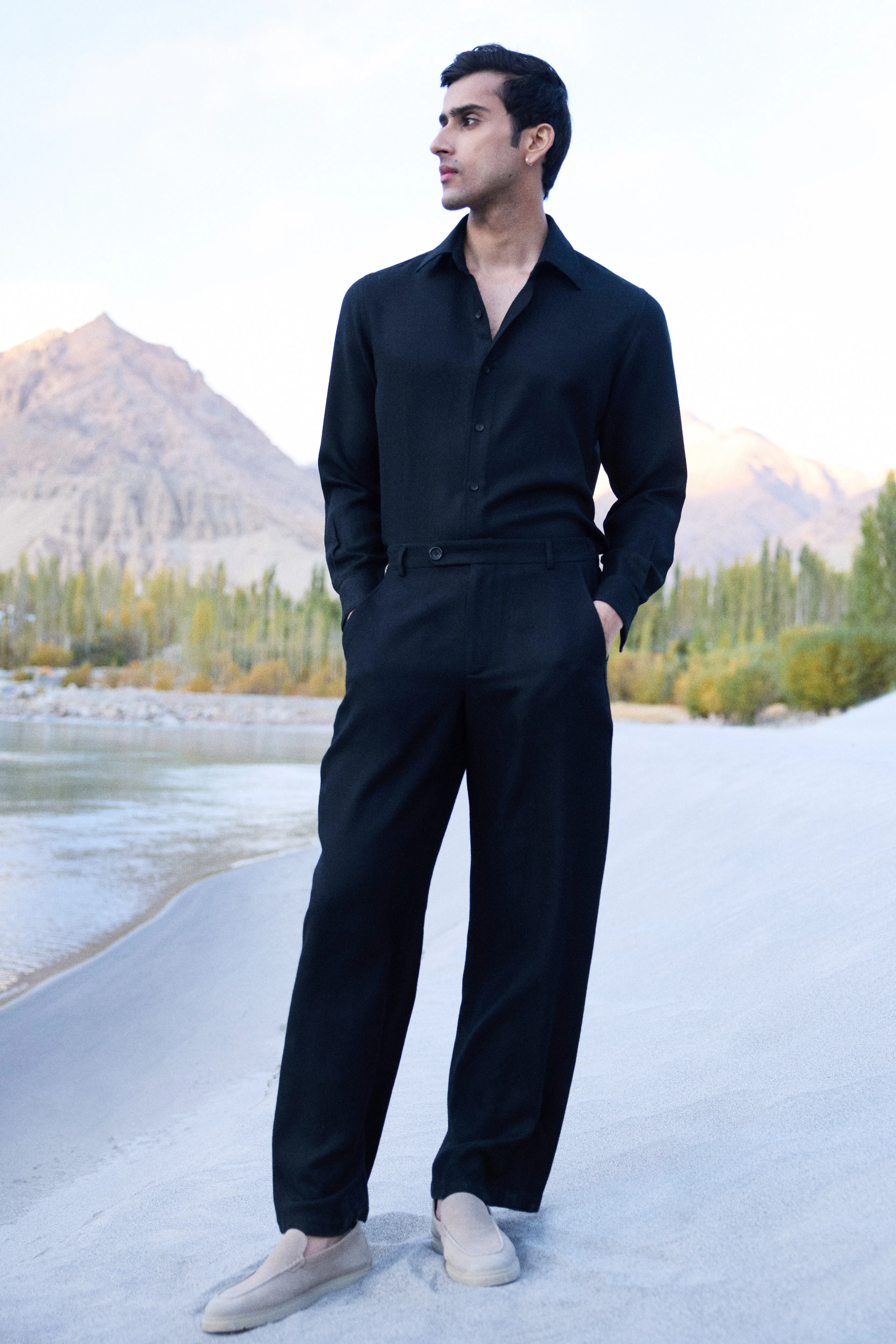 Nyoma Woollen Shirt- MAN (Black)