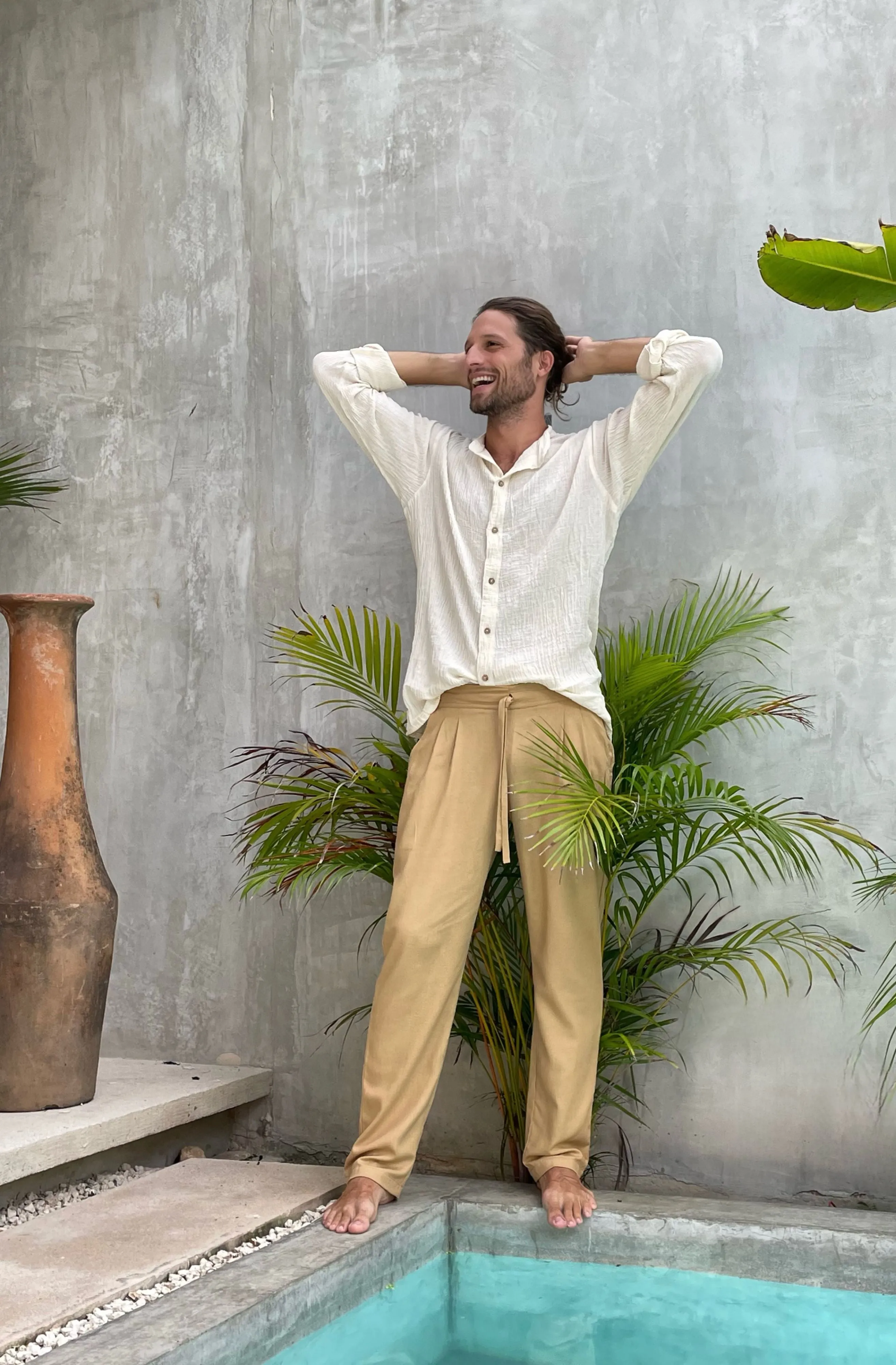 Pleated linen pants