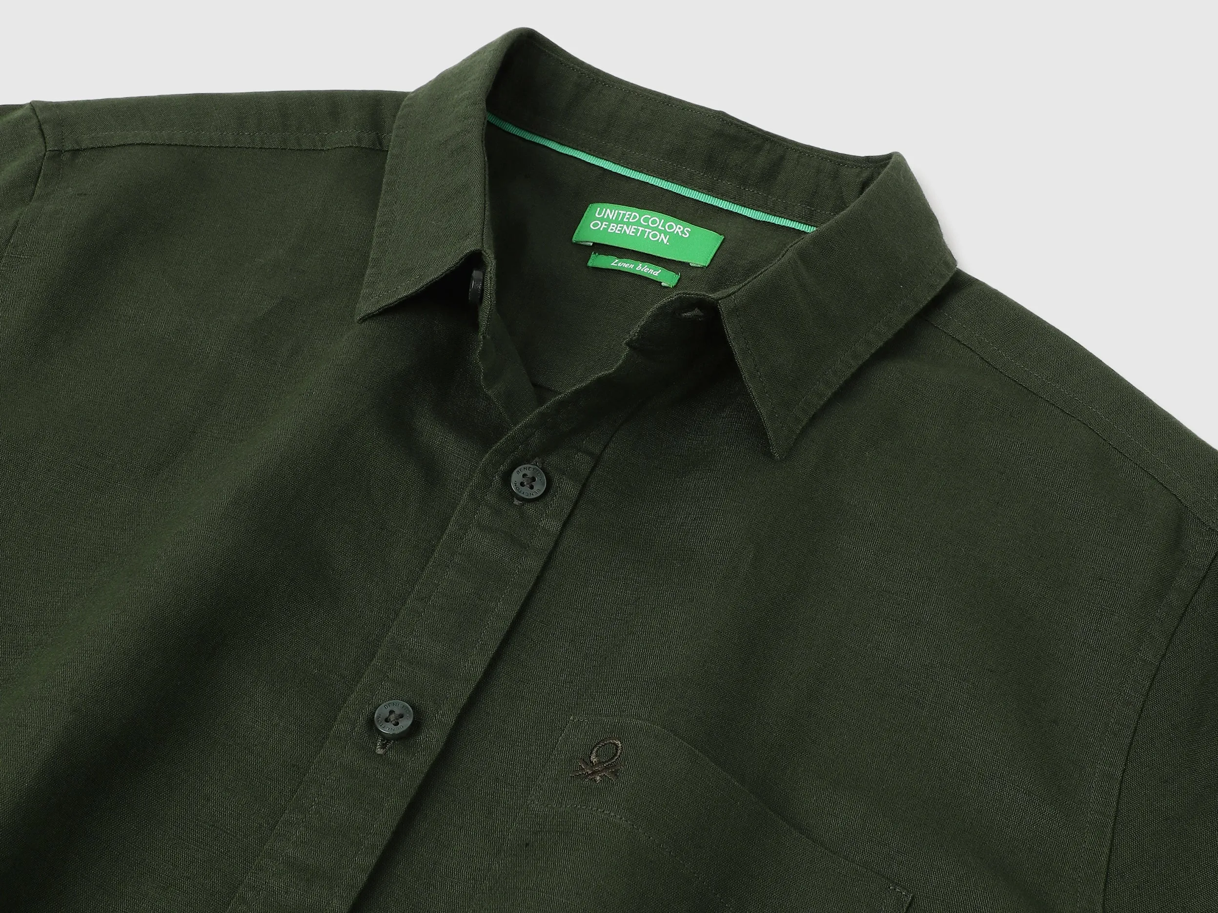 Regular Fit Spread Collar Solid Shirts
