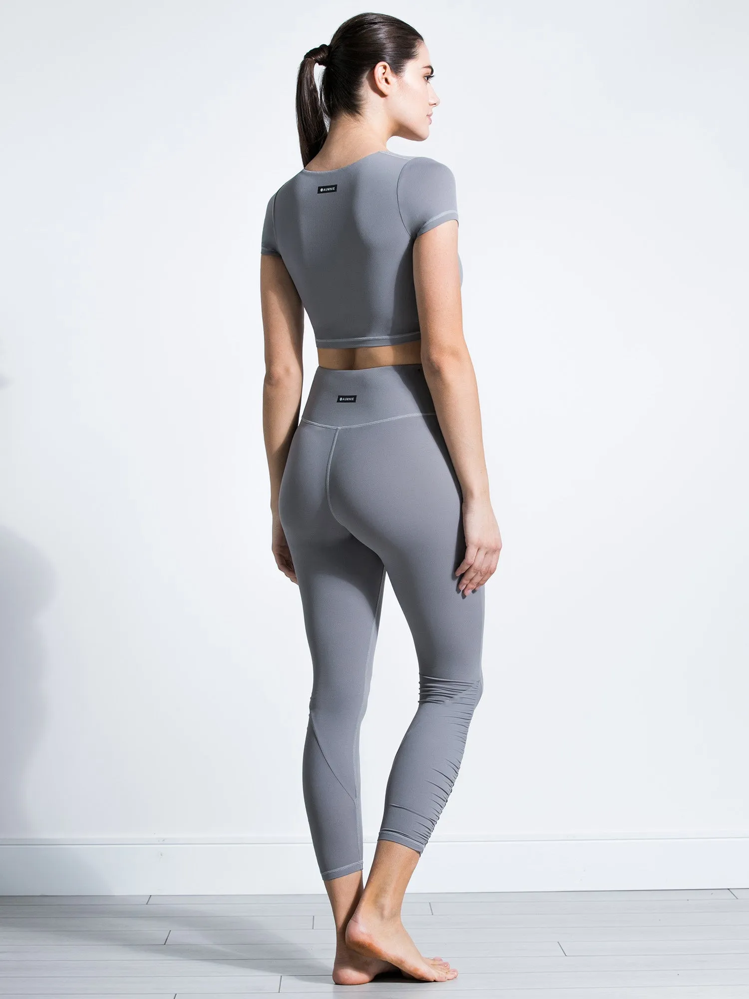 RUCHED NUDE TEE, LUNAR GREY