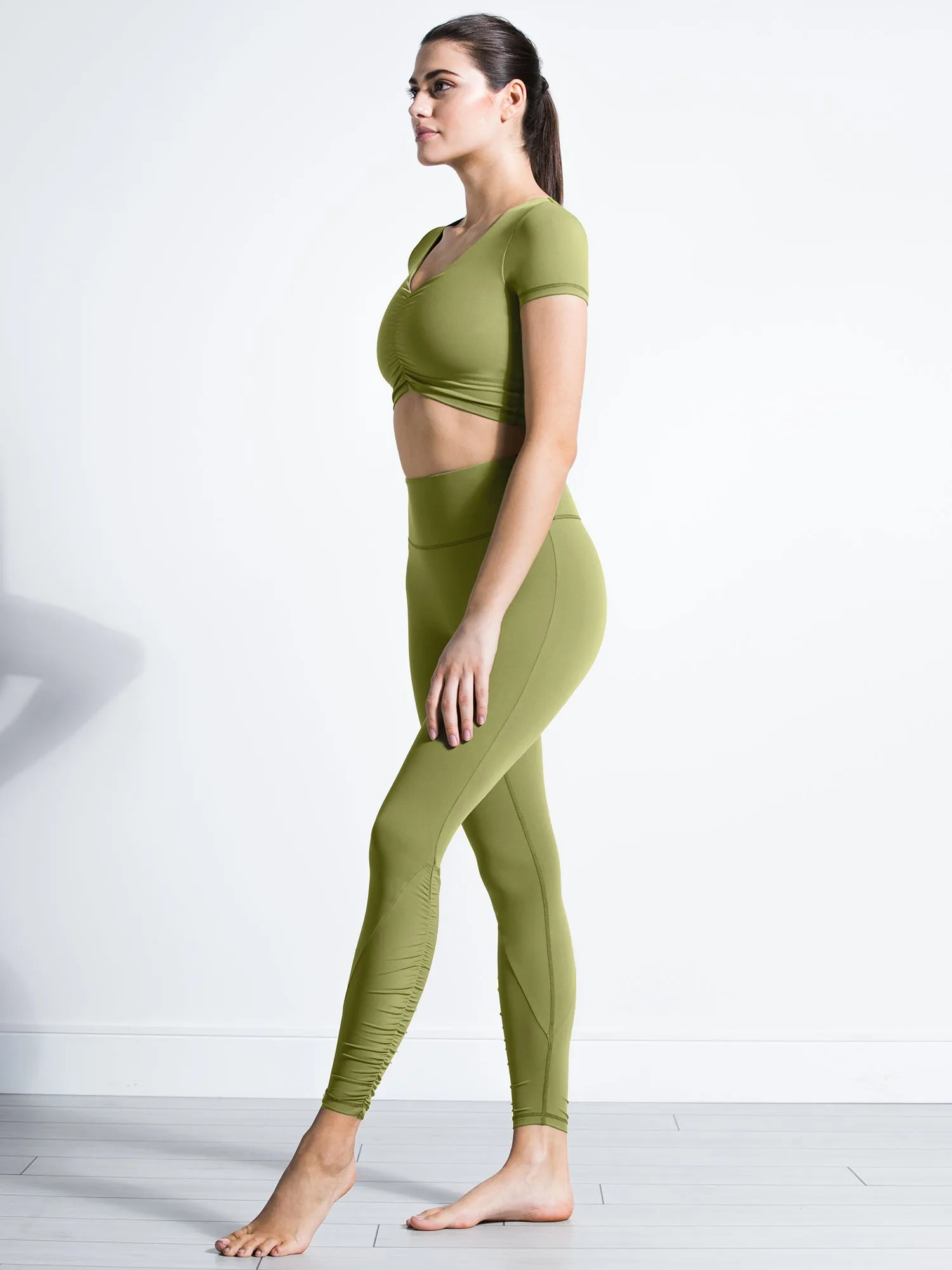 RUCHED NUDE TEE, MUSTARD