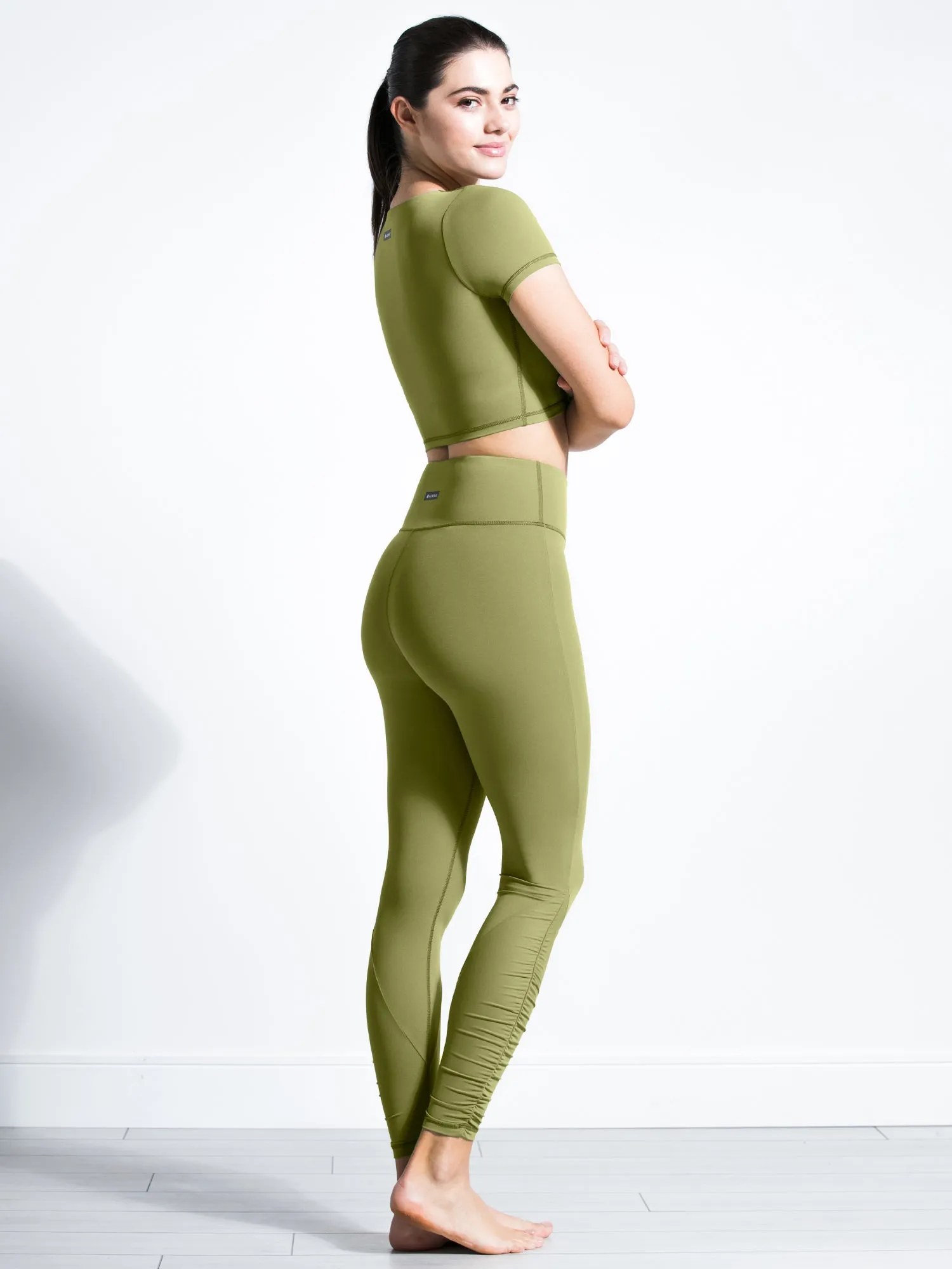 RUCHED NUDE TEE, MUSTARD