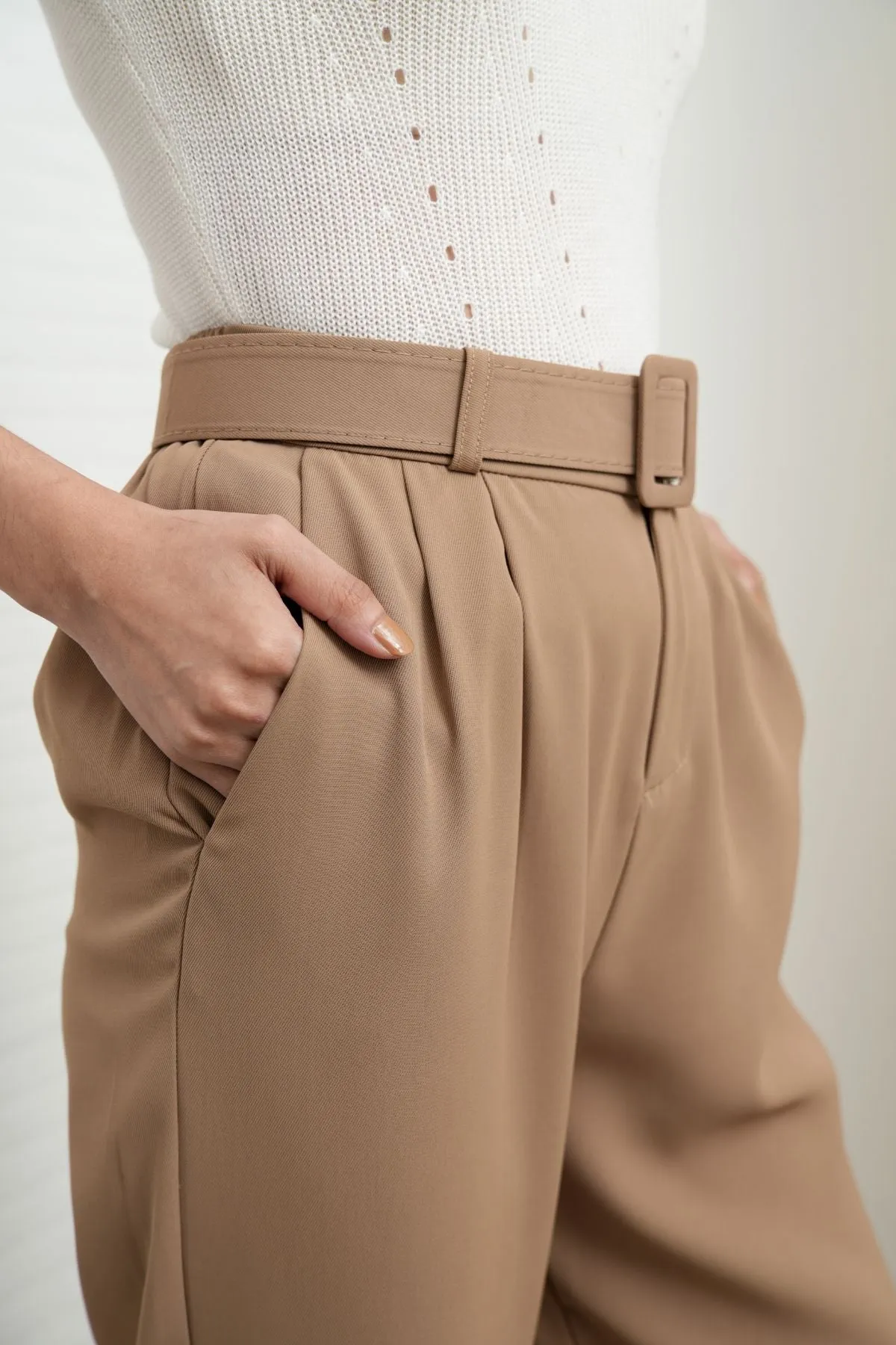 SASKIA Belted High-Waist Tailored Trousers (Latte Brown)