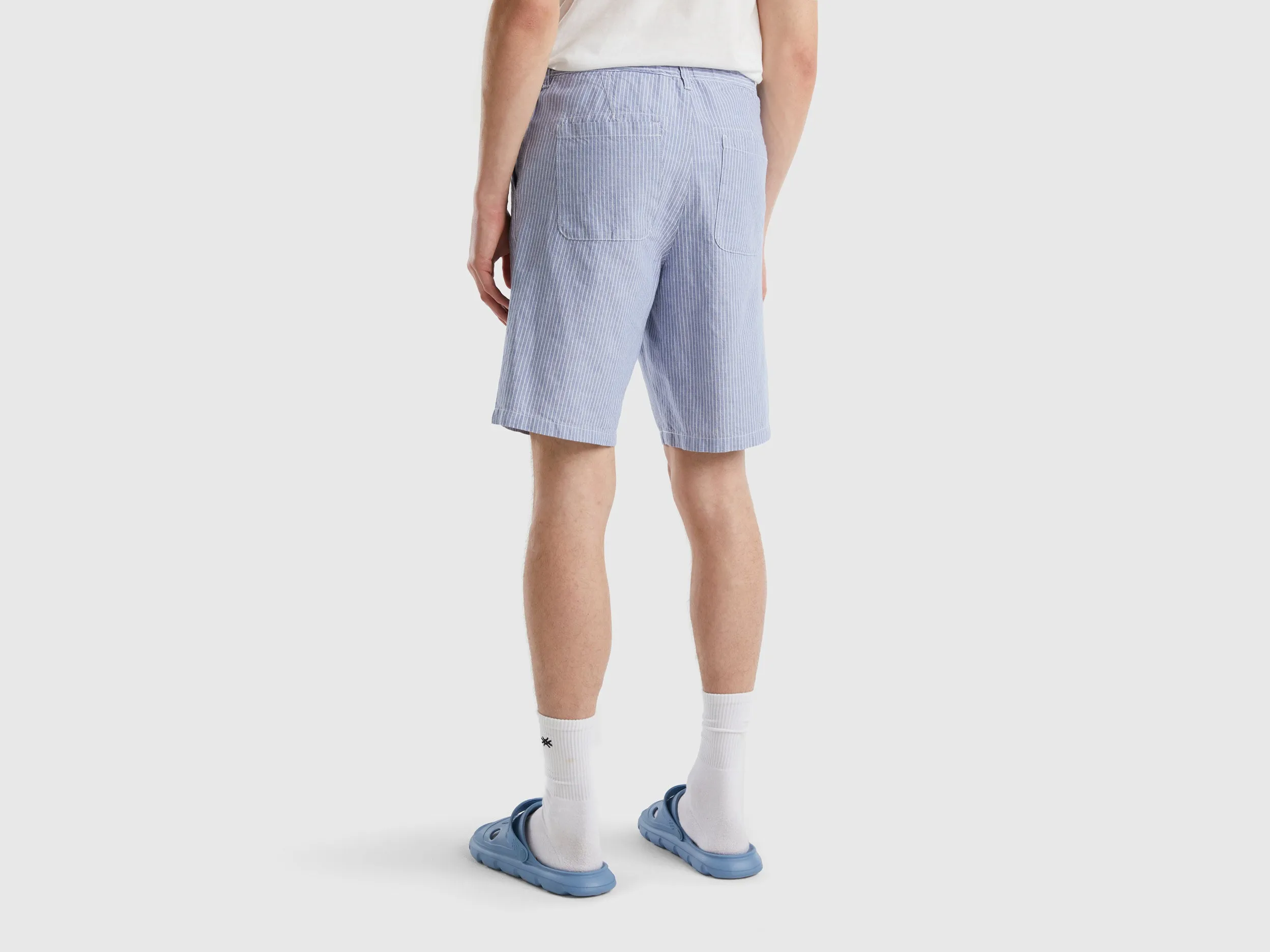 SHORT TROUSERS