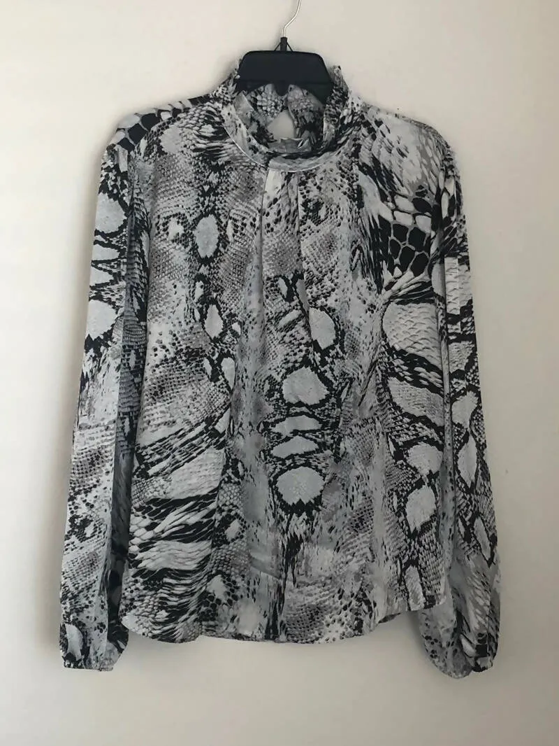 Snake print light top