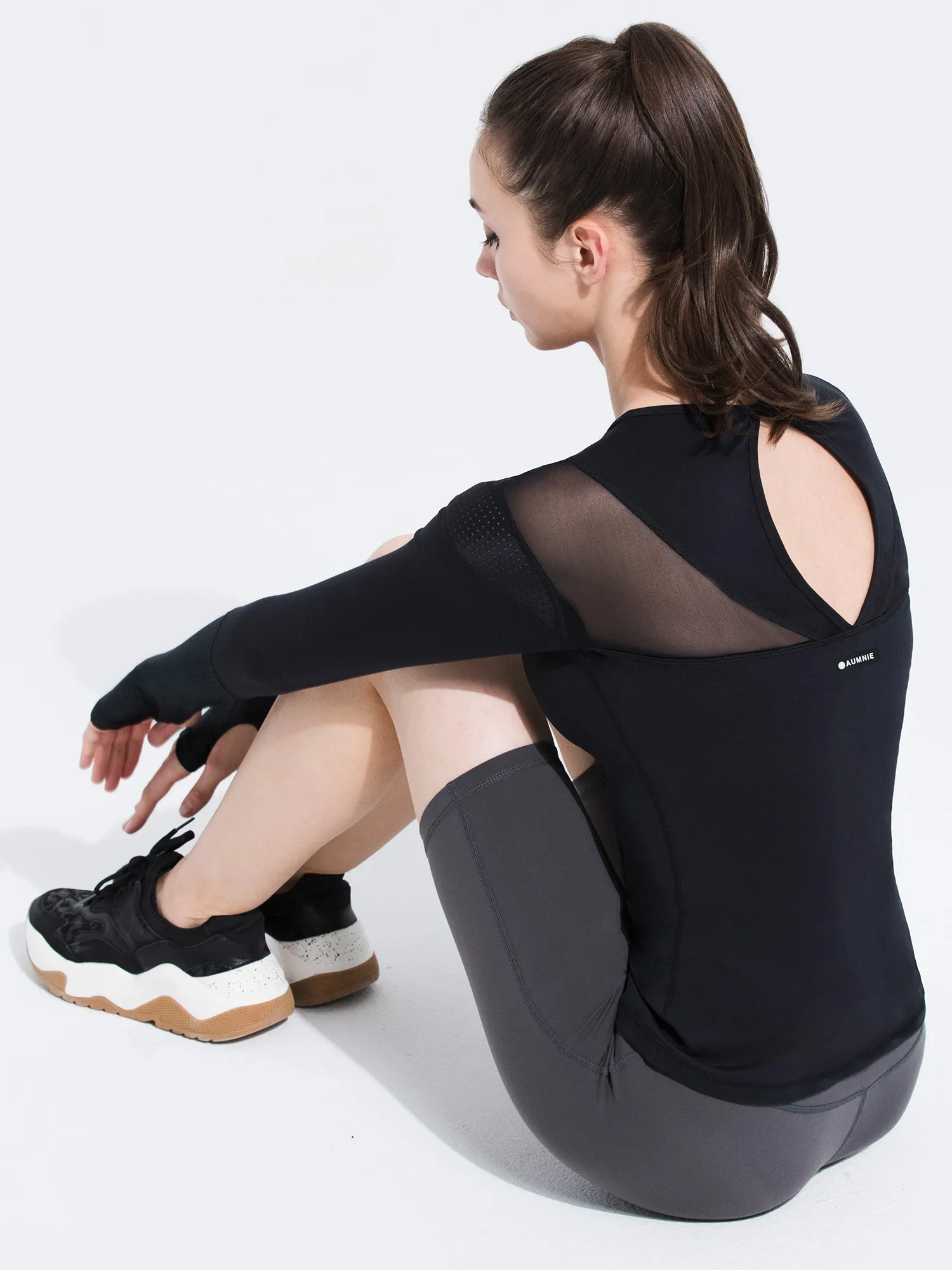 TRIANGLE MESH TEE, BLACK