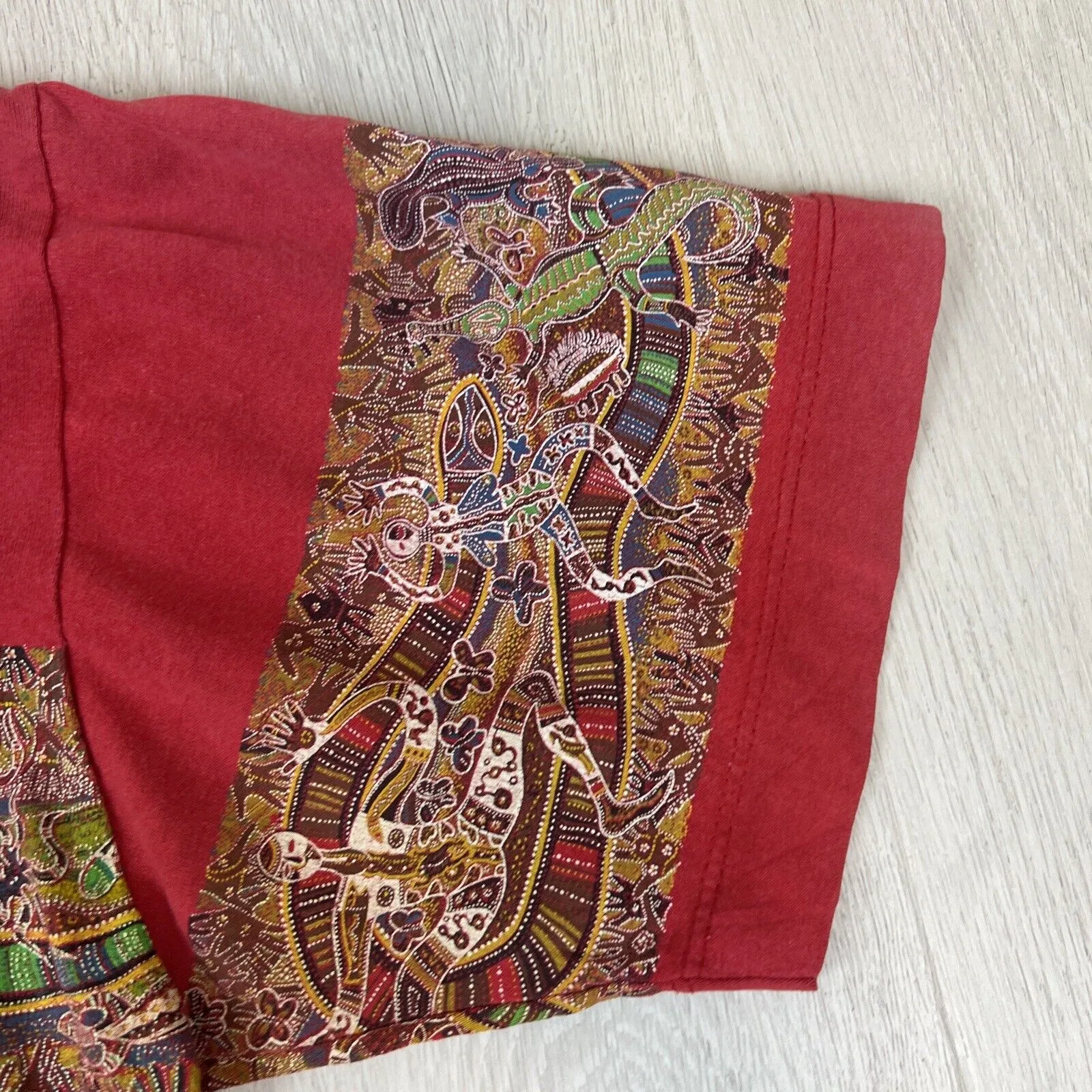 Vintage Goose’s T-Shirts Red Indigenous Art T-Shirt Size Medium Approx