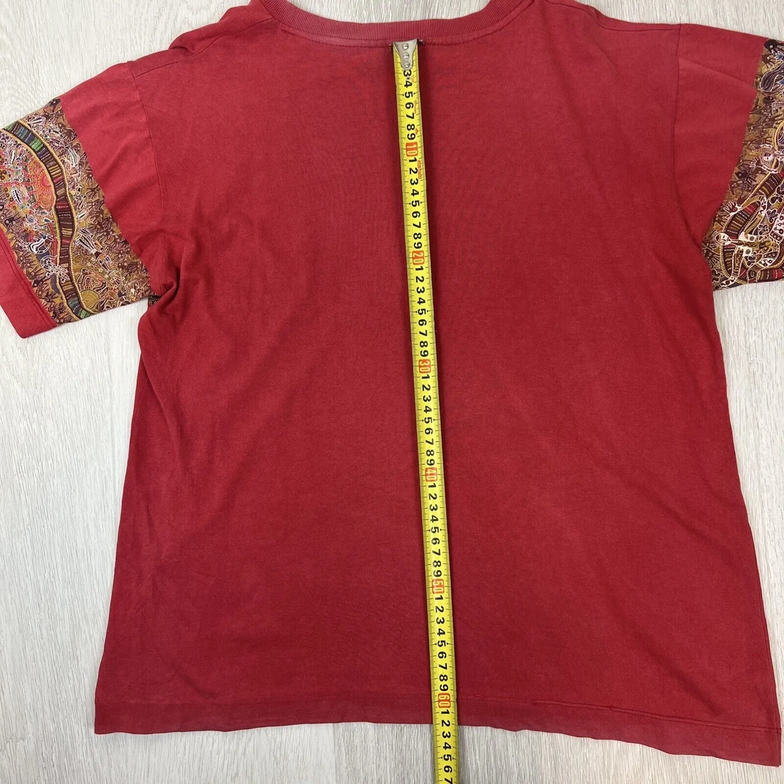 Vintage Goose’s T-Shirts Red Indigenous Art T-Shirt Size Medium Approx