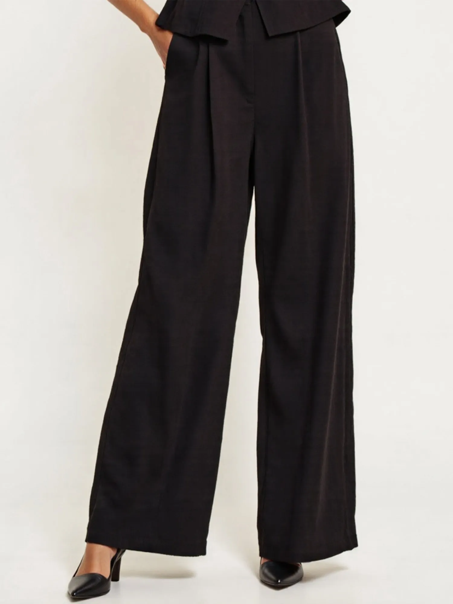 Wide Leg Pleated Front Pant