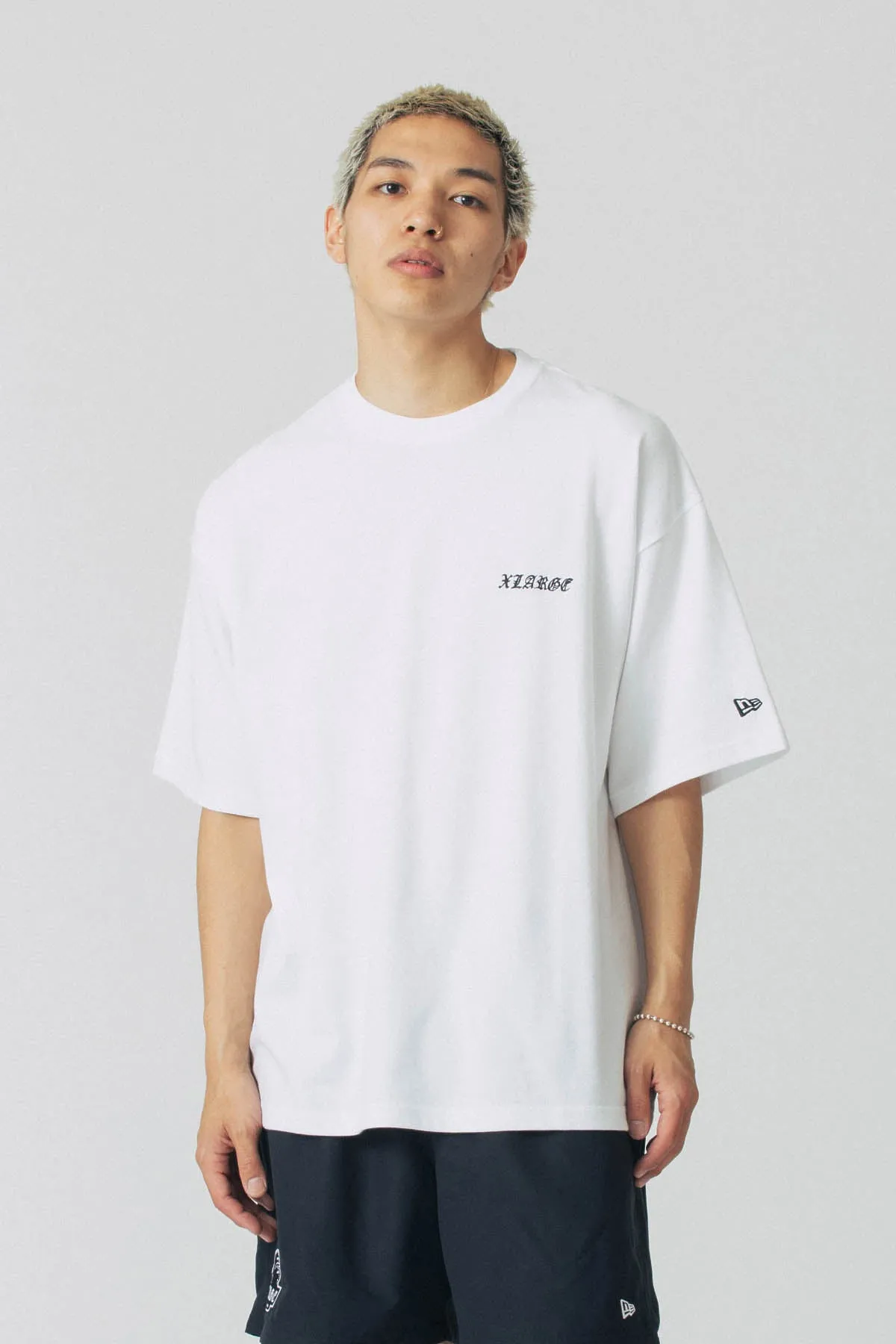 XLARGE × NEW ERA TEE - WHITE